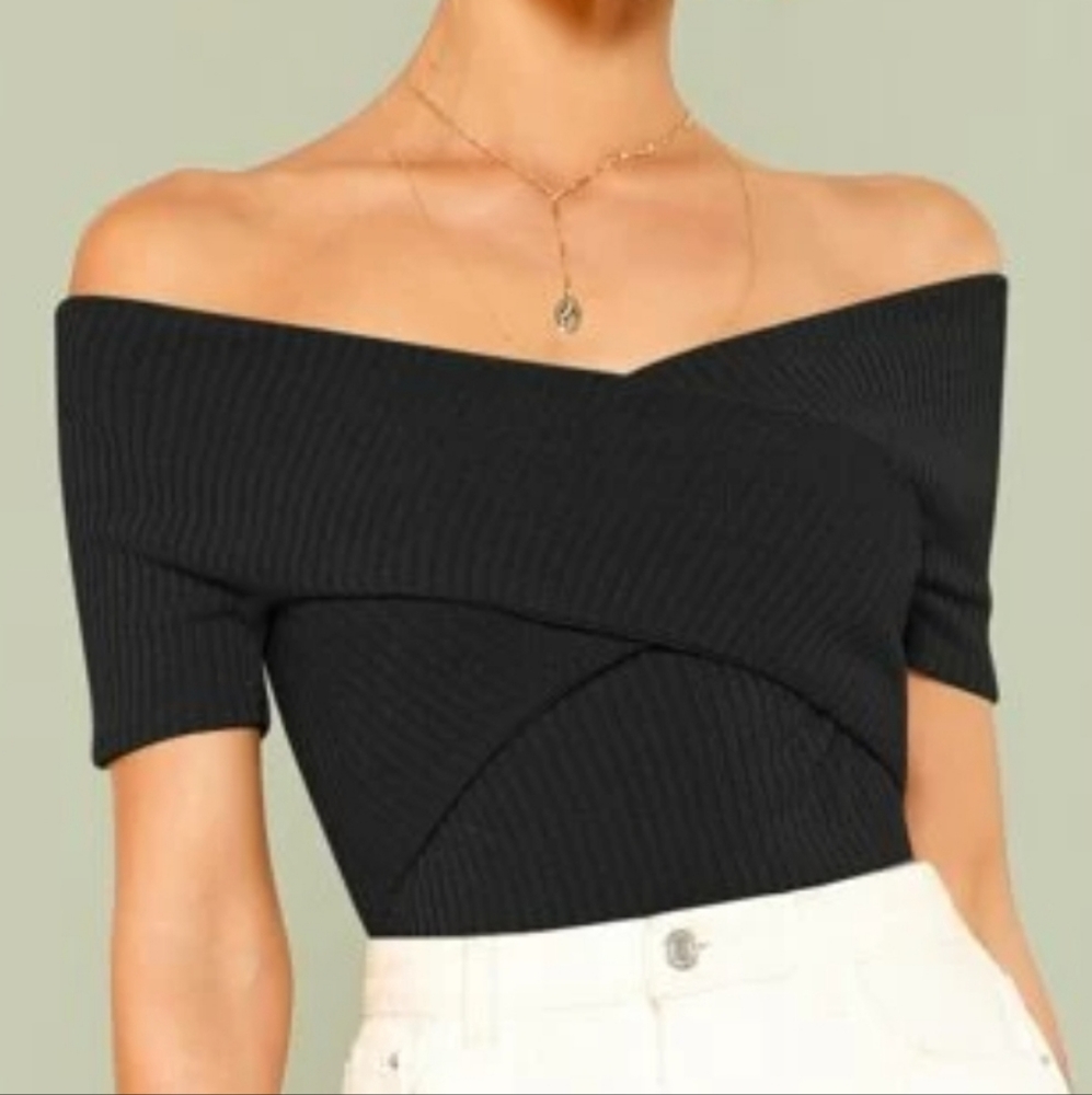 SHEIN Crop Cross over top
